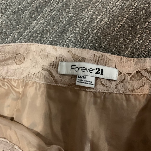 Forever 21 Lace Skirt Size Medium - Picture 3 of 3